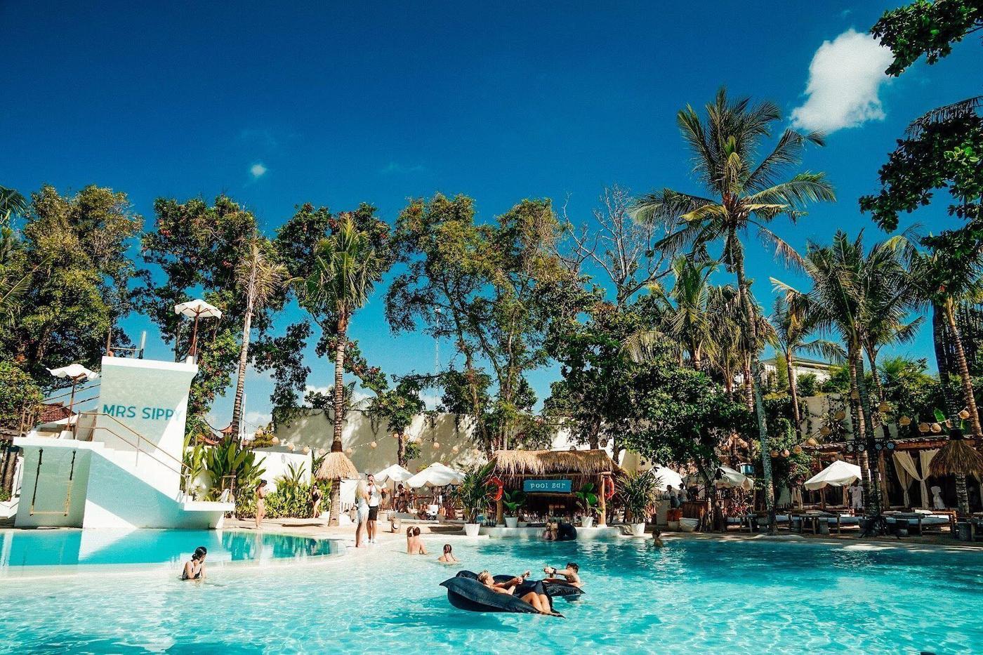 Mrs Sippy, Bali