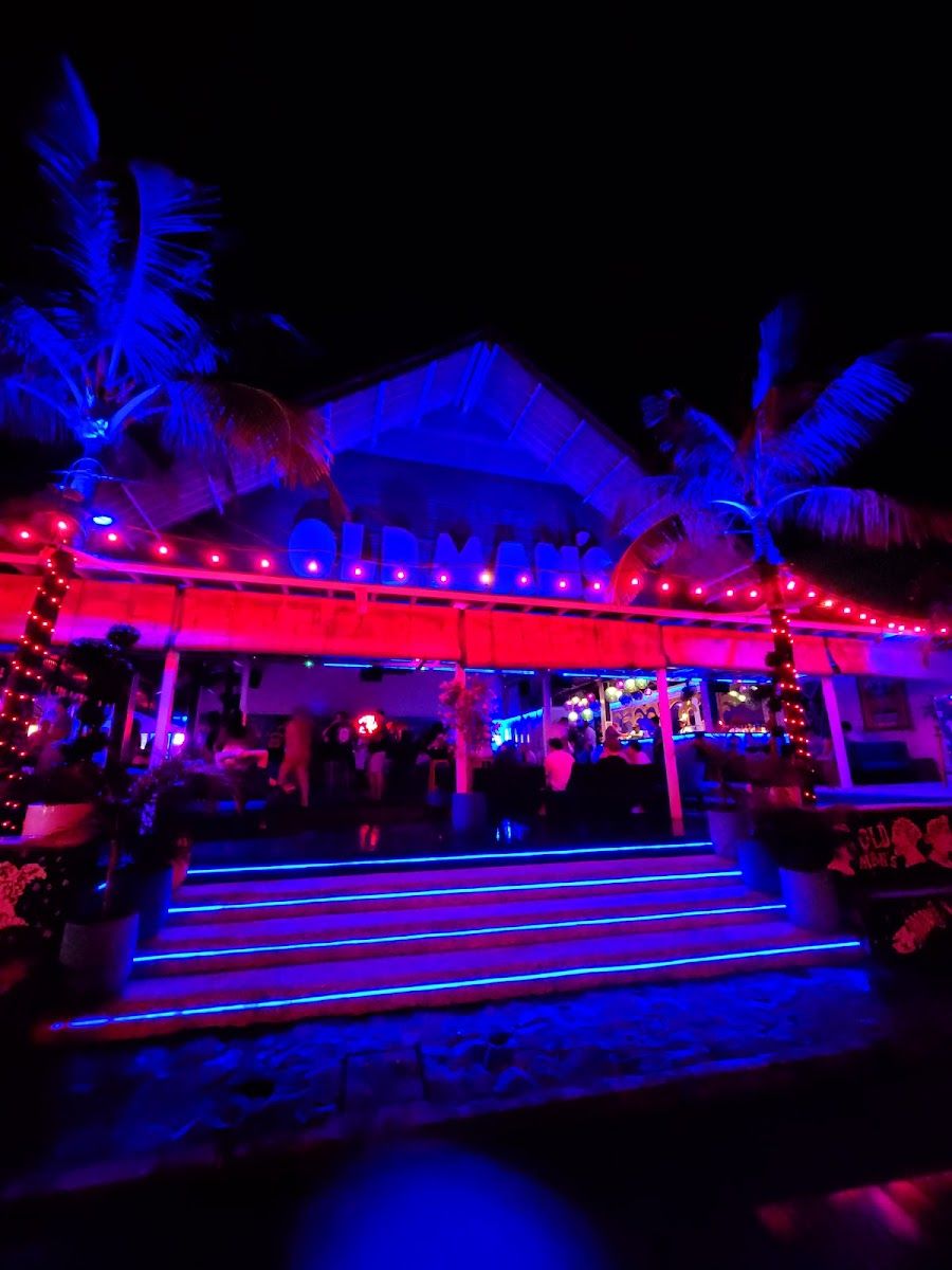 Old Man's Canggu bar service