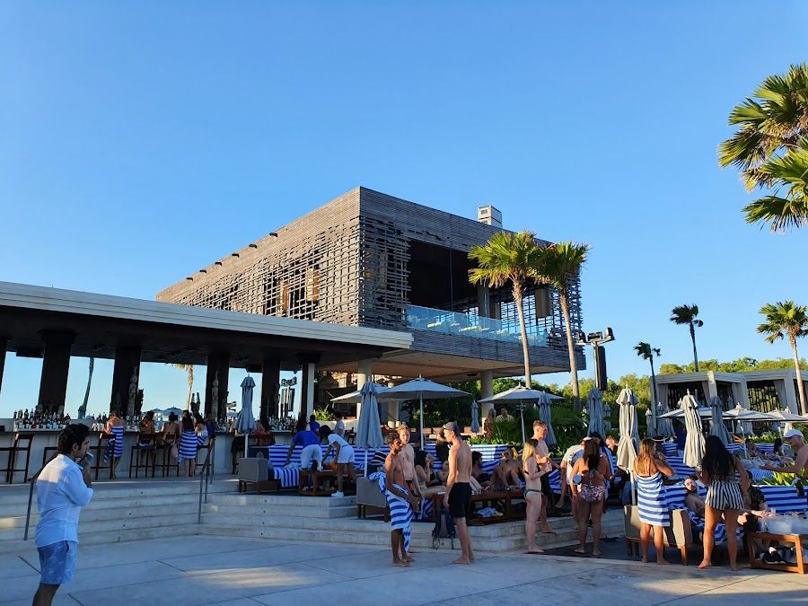 Omnia Dayclub Uluwatu atmosphere