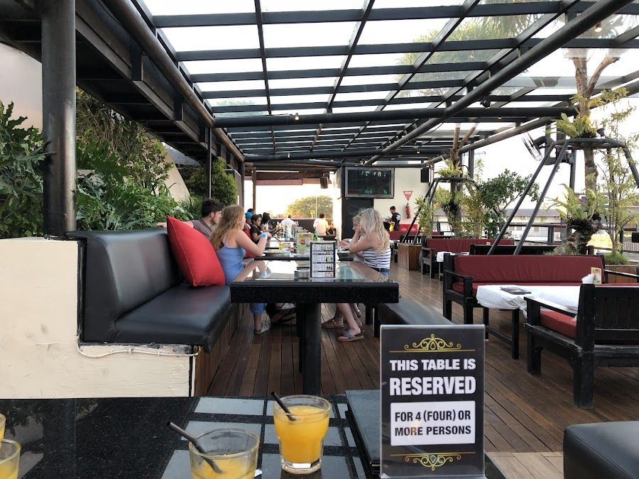 Sky Garden Lounge bar service