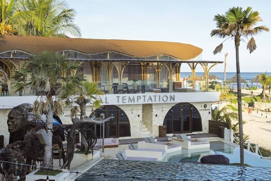 Tropical Temptation bar service
