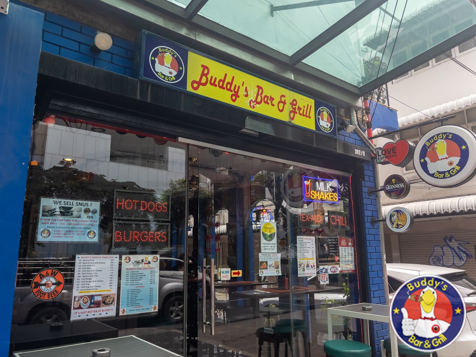 Buddy's Bar & Grill Bangkok bar interior