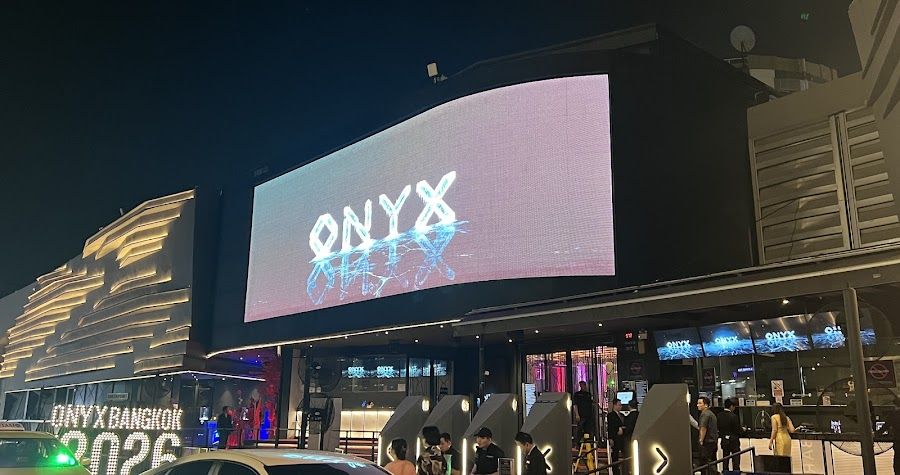 Onyx cocktail at the bar