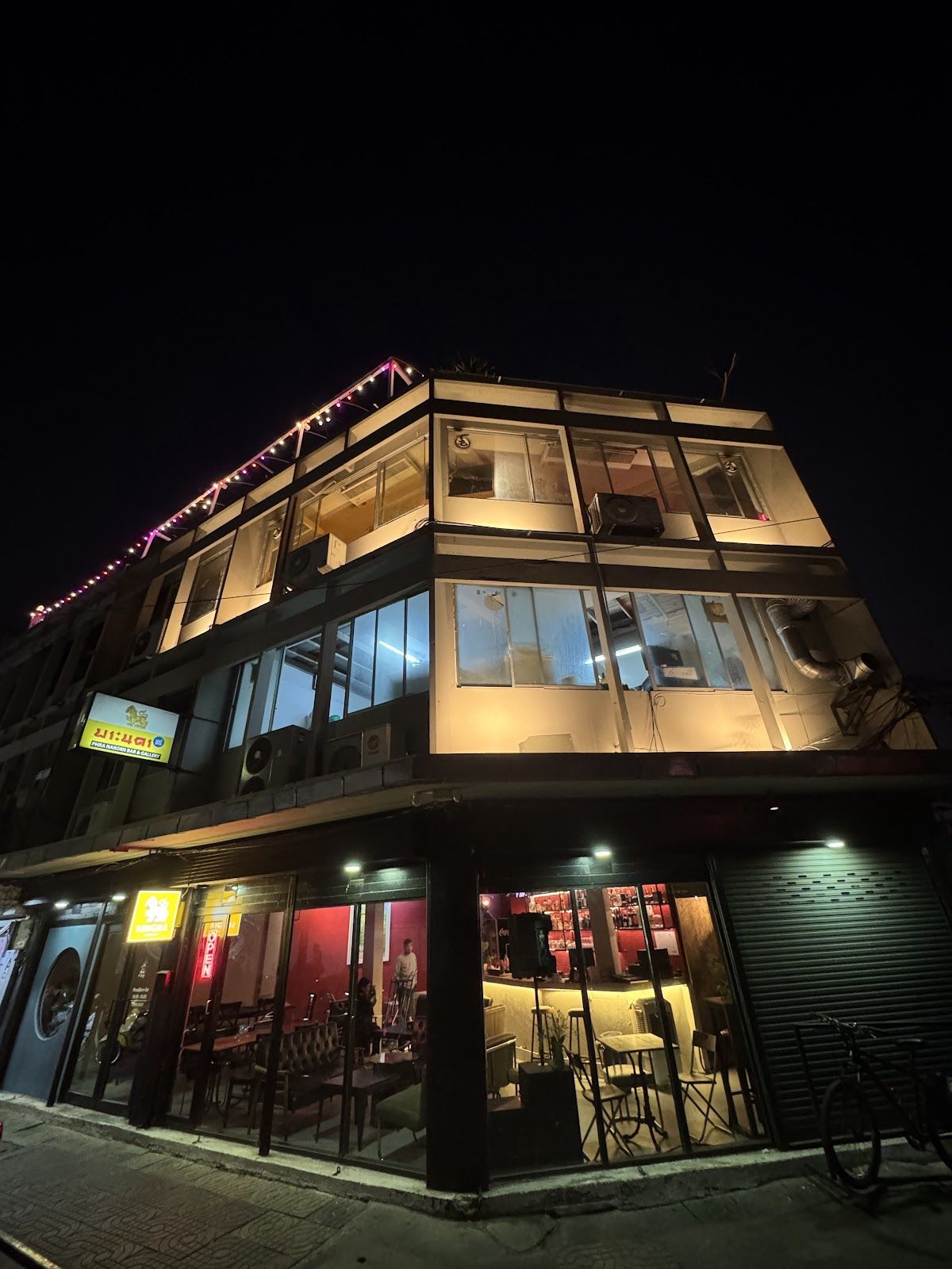 Phra Nakhon Bar in Bangkok