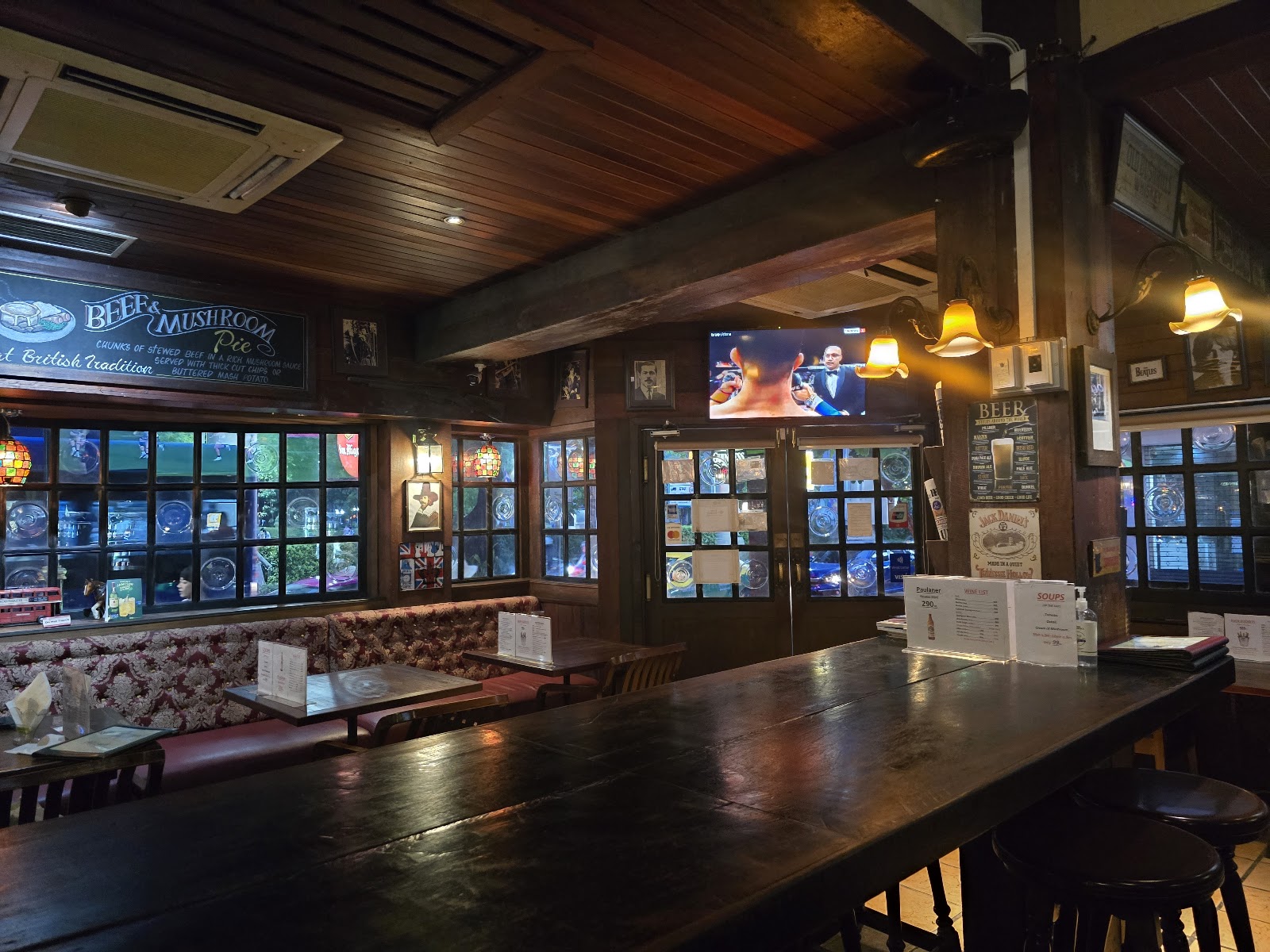 The Robin Hood, Bangkok