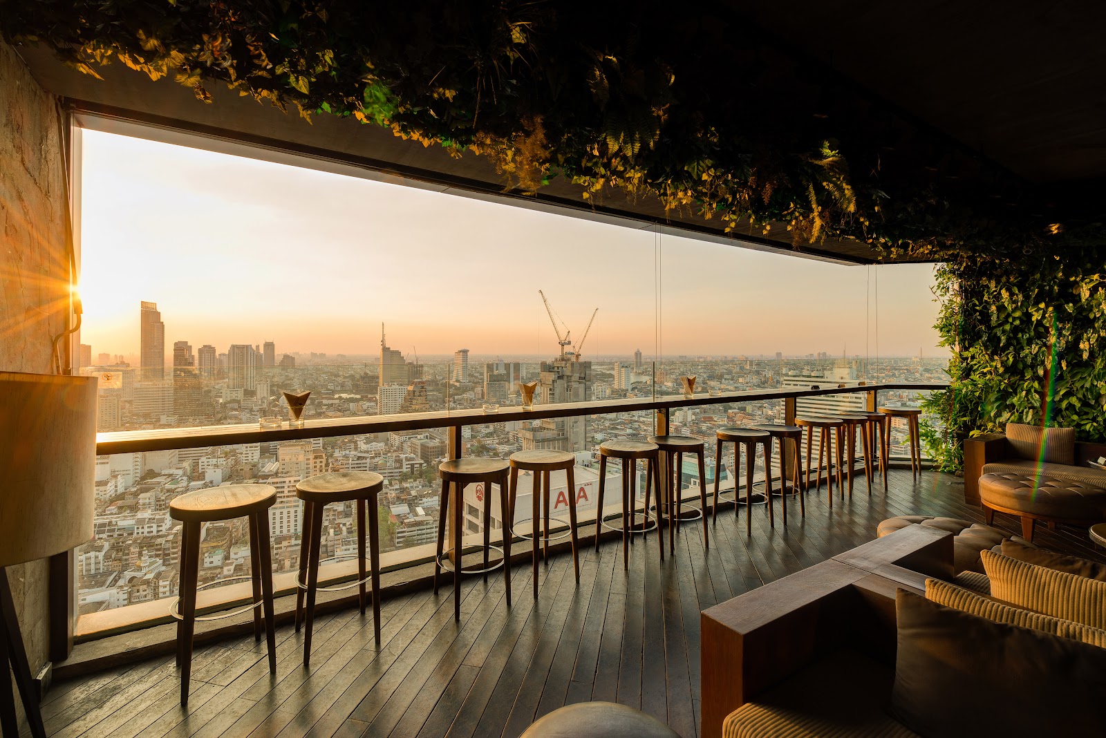 Scarlett Wine Bar Sathon, Bangkok room detail 4