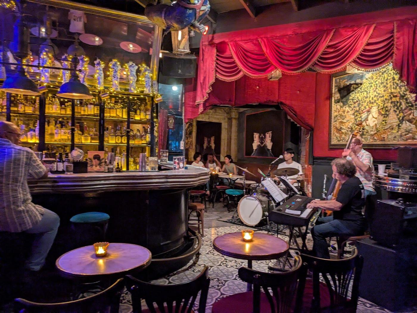 Smalls, Bangkok