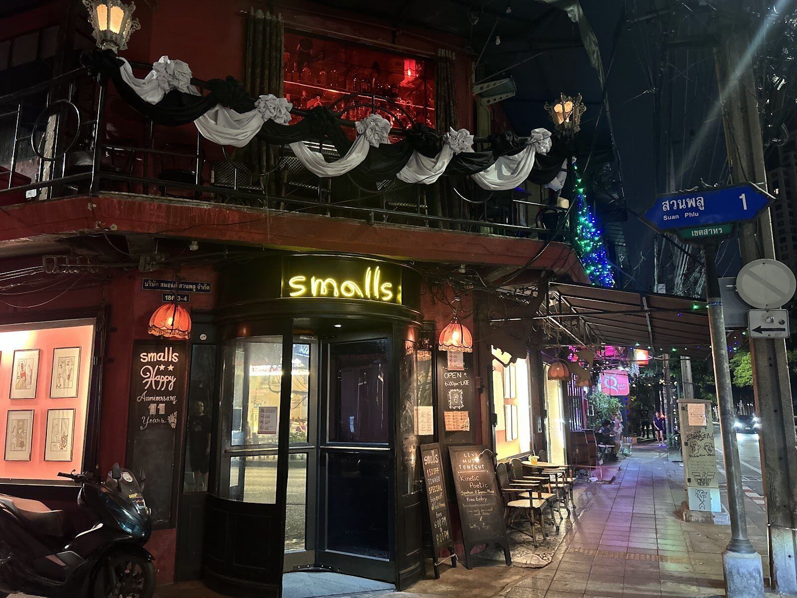 Smalls, Bangkok