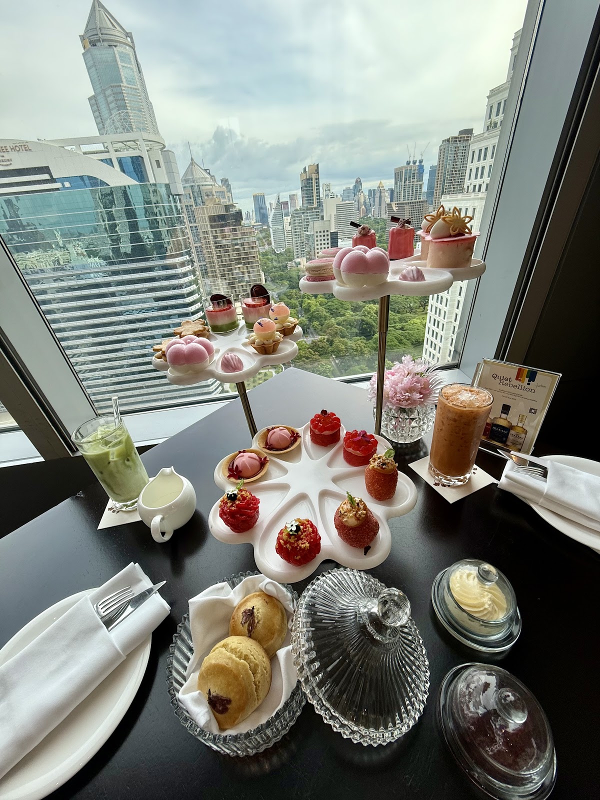 Up and Above Ploenchit, Bangkok room detail 2