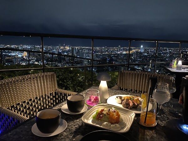 CRU Champagne Bar Bangkok