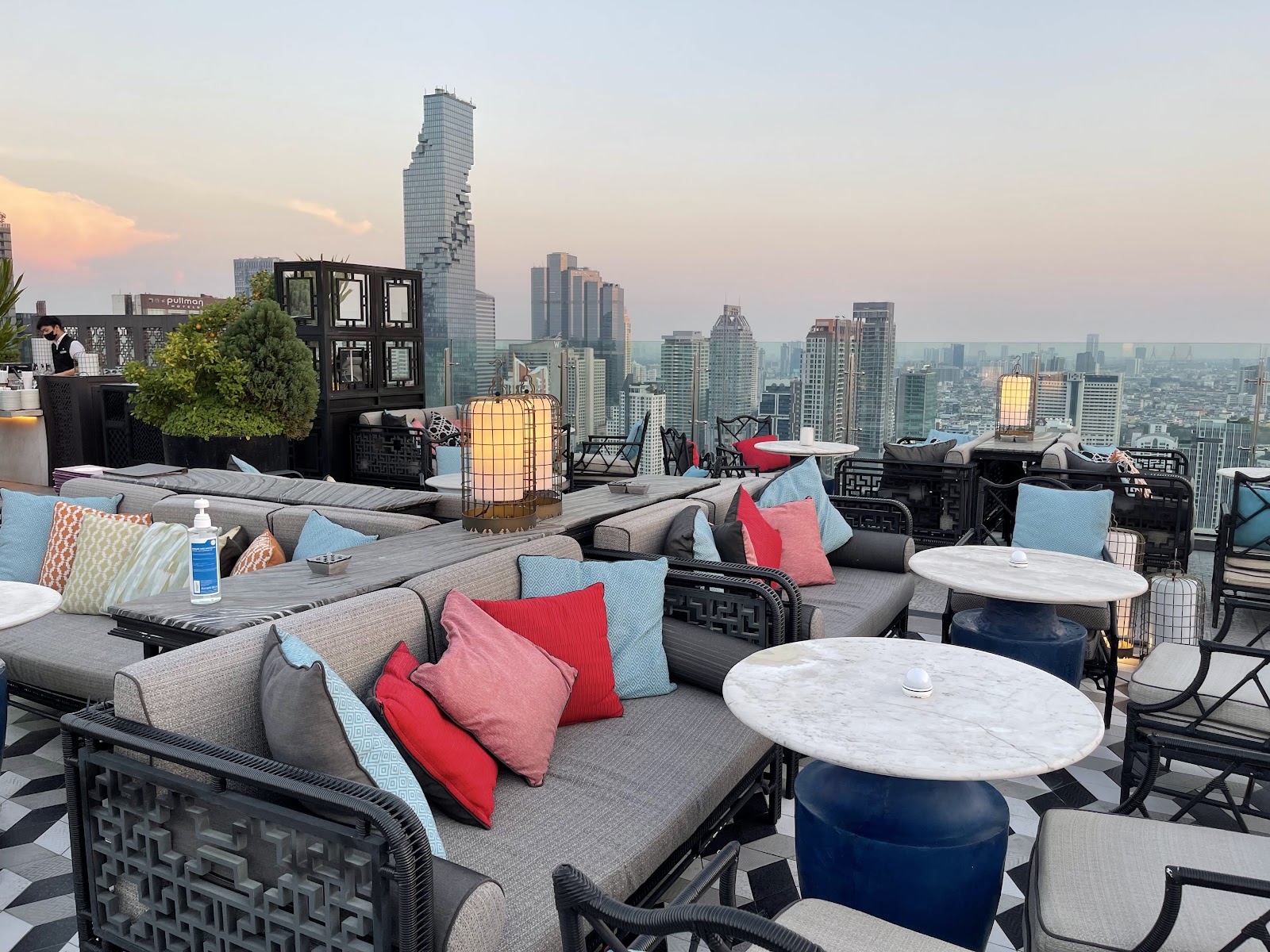 Yao Rooftop Bar