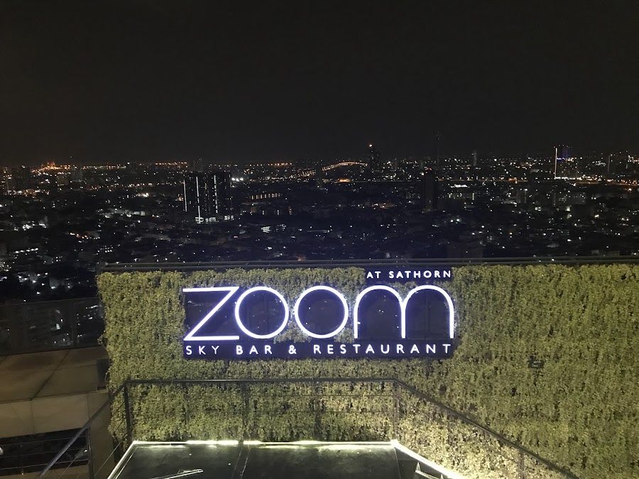 Zoom Sky Bar bar service