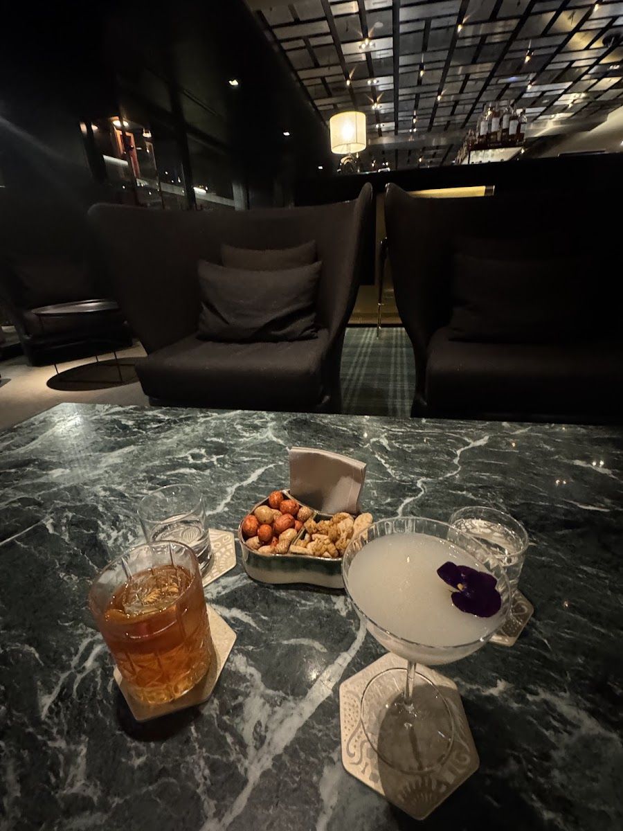 Banker's Bar at Mandarin Oriental bar service