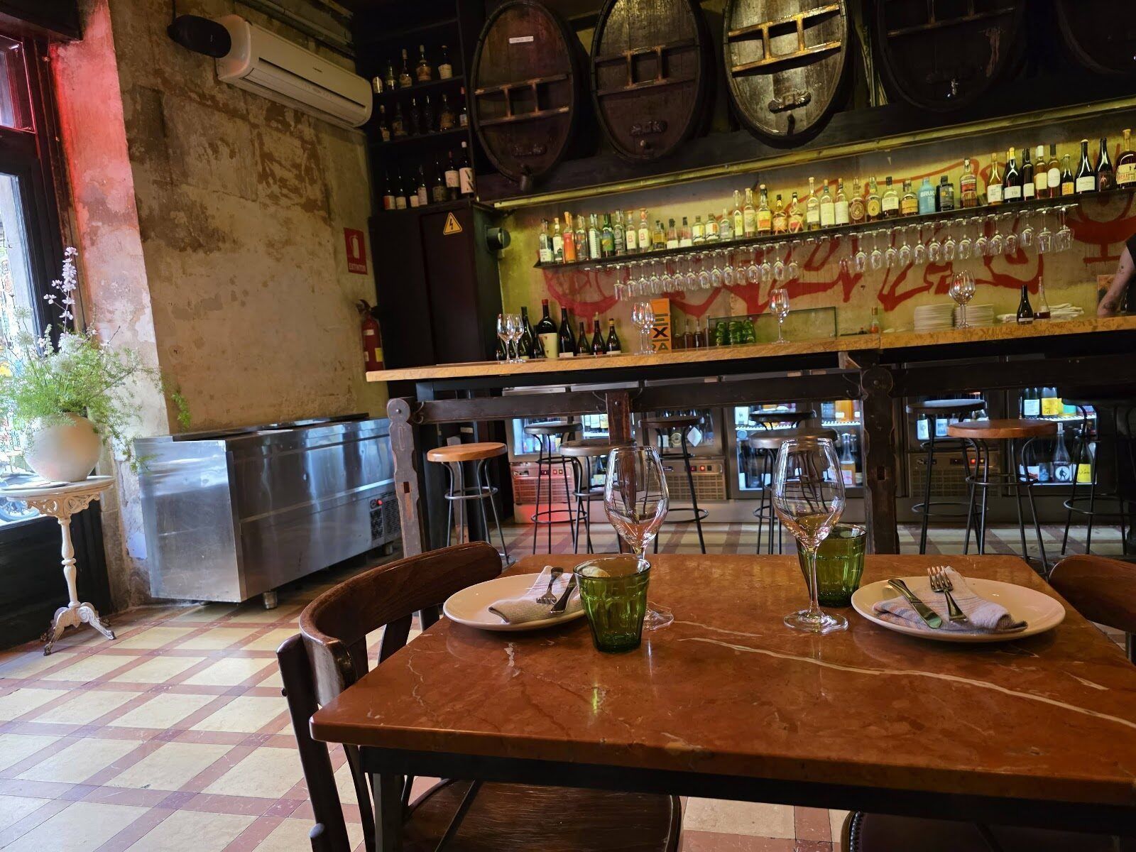 Bar Brutal, Barcelona
