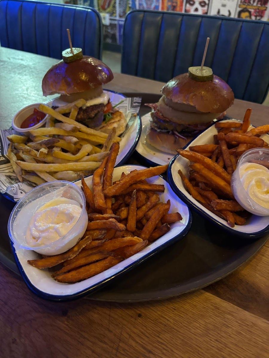 Belushi's Barcelona bar service