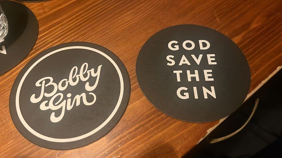 Bobby Gin bar service