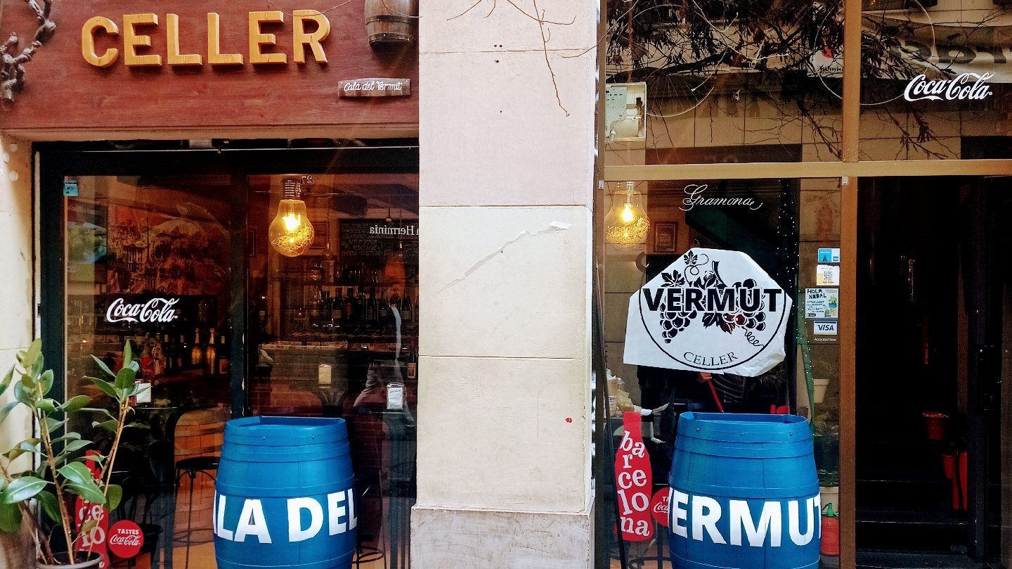 Cala del Vermut Barcelona bar interior