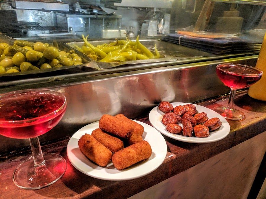 Can Paixano (La Xampaneria) cocktail at the bar
