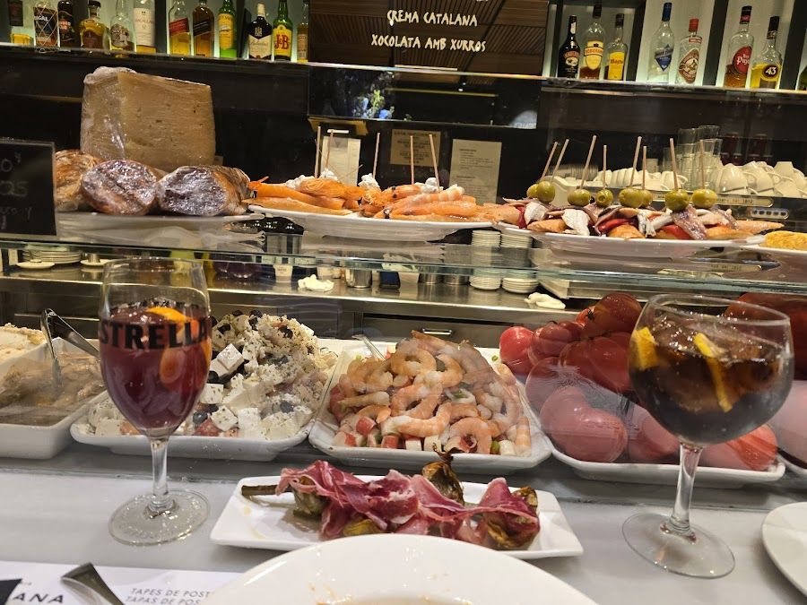Cerveseria Catalana Eixample atmosphere