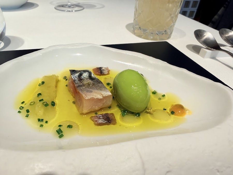 Disfrutar Bar bar service