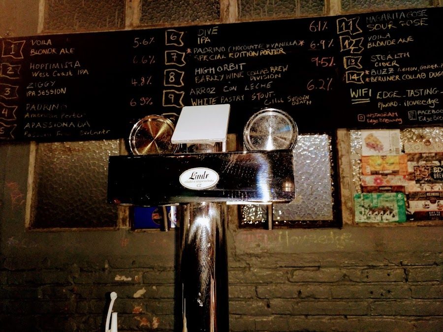 Edge Brewing Poblenou atmosphere