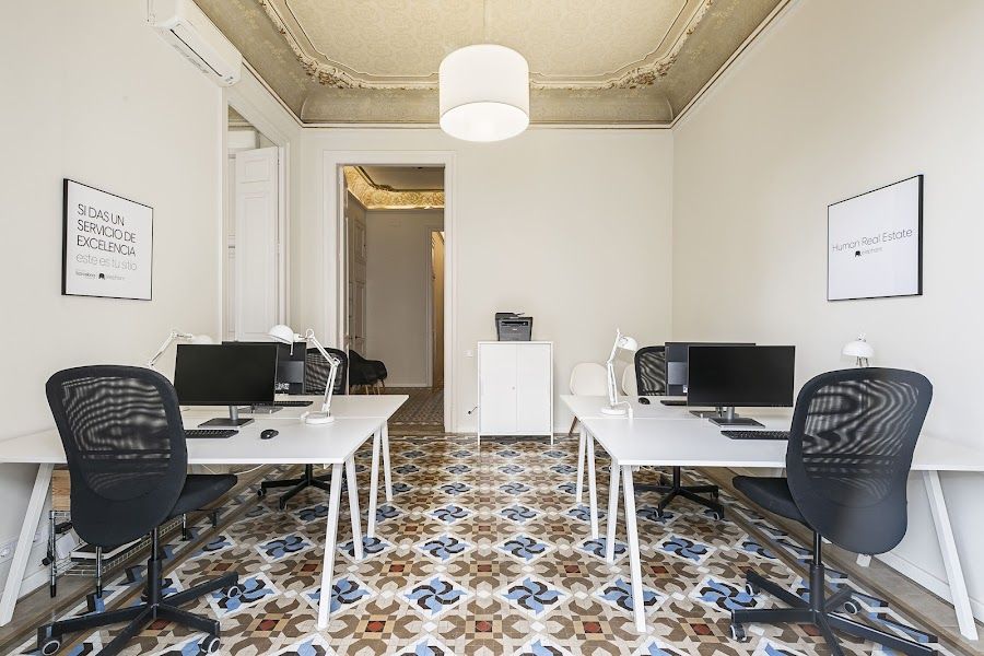 Elephant Castle Barcelona interior