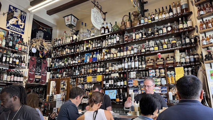 Quimet & Quimet Barcelona interior