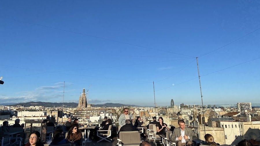 La Dolce Vitae Rooftop Diagonal atmosphere