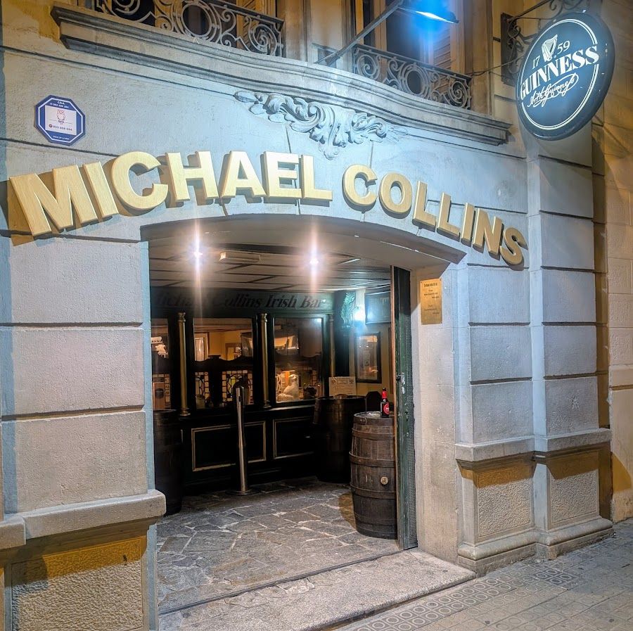 The Michael Collins Irish Pub Eixample atmosphere