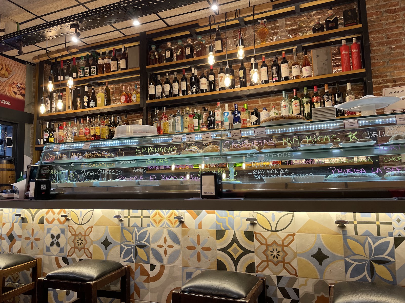 Vermut&iacute;a Lou, Barcelona