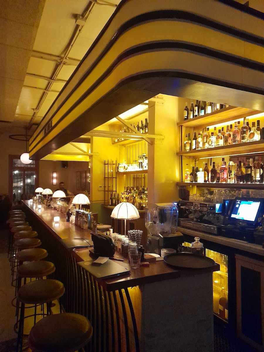 Bryant Park Jazz Club Hamra atmosphere