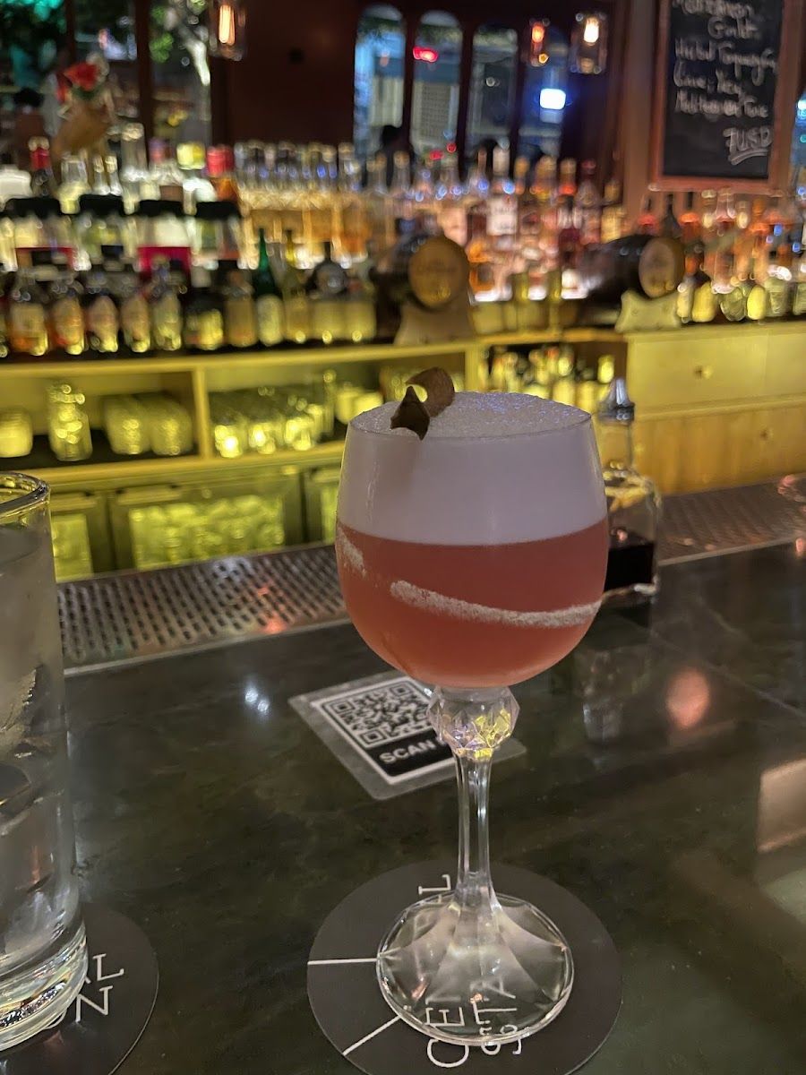 Central Station bar service