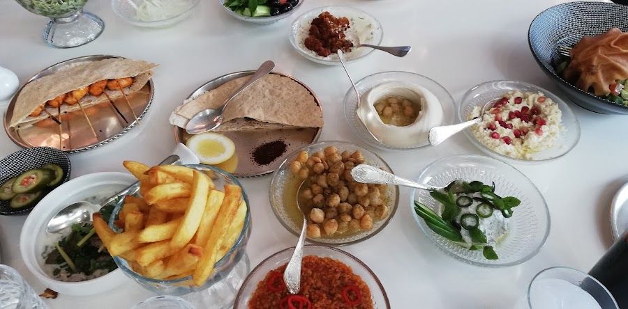 Em Sherif Restaurant Bar Beirut interior