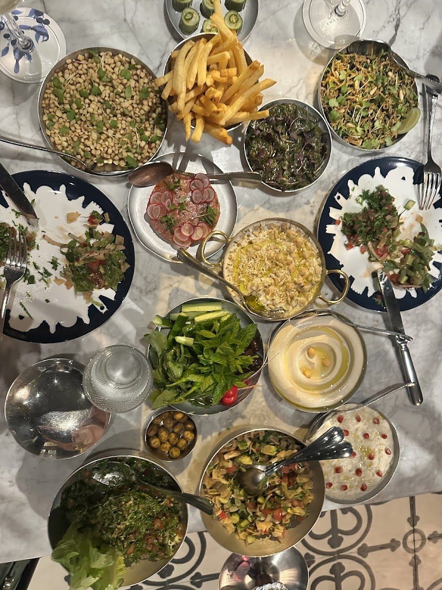 Em Sherif Restaurant Bar Sodeco atmosphere
