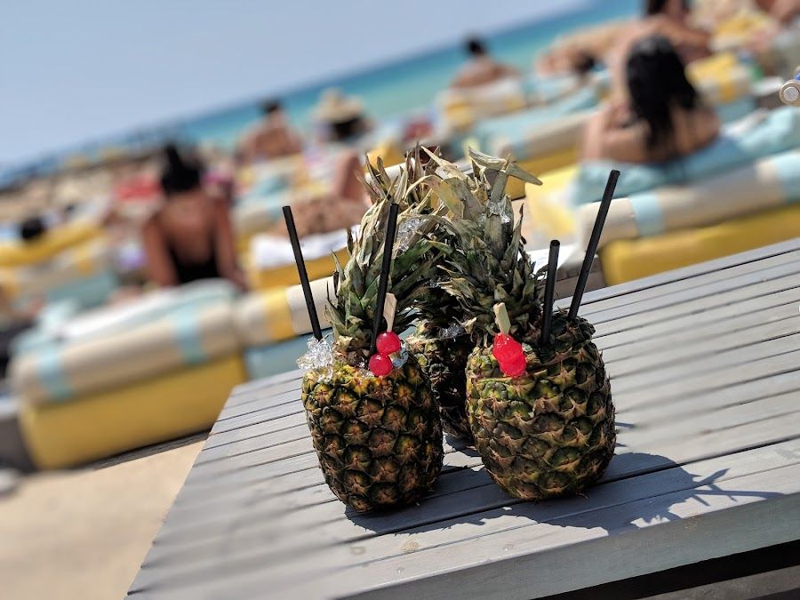 Iris Beach House bar service