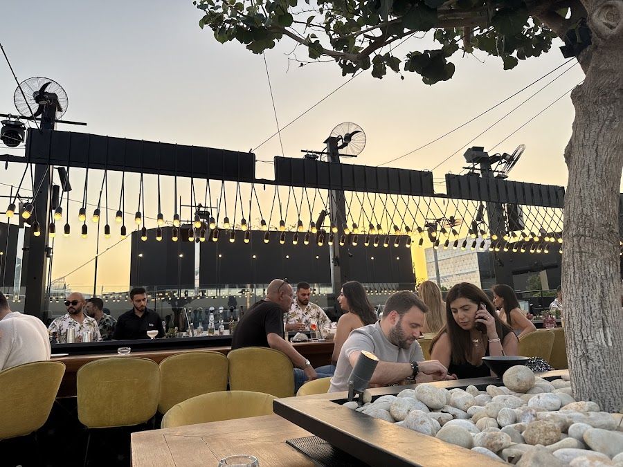 Iris Rooftop Hamra atmosphere