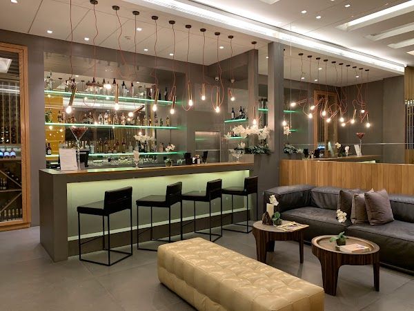 The London Bar at Le Gray Beirut