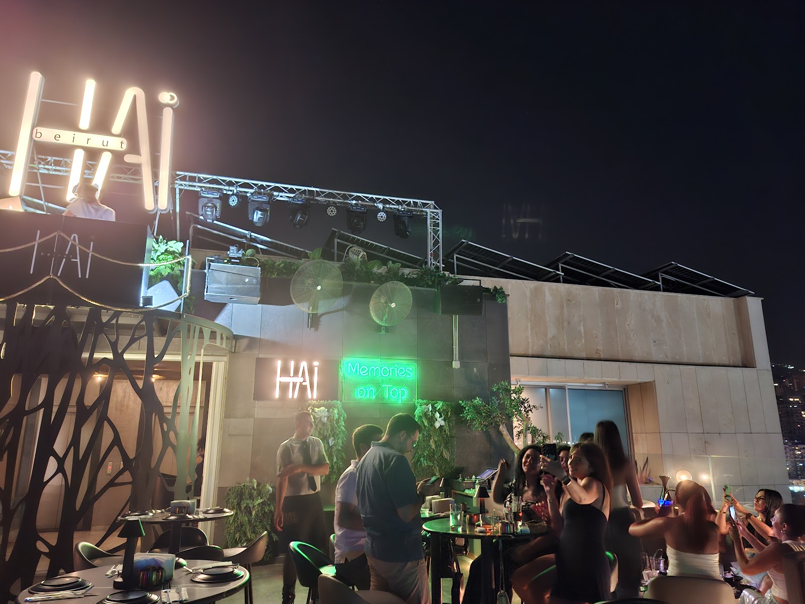 The Roof Bar at the Four bar counter