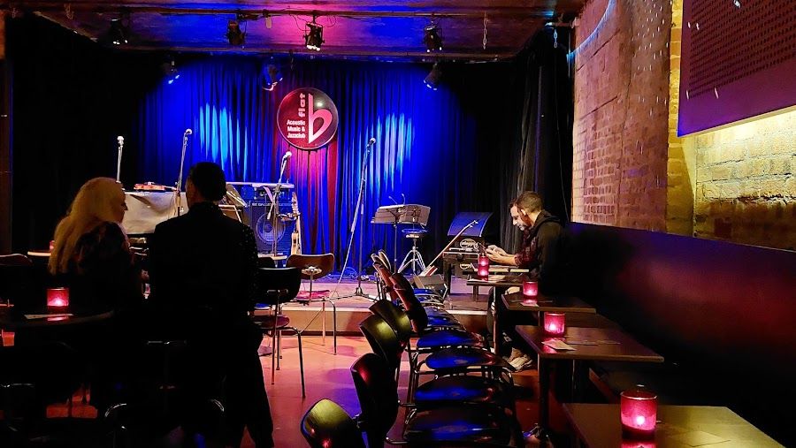 B-Flat Acoustic Music & Jazz Mitte atmosphere