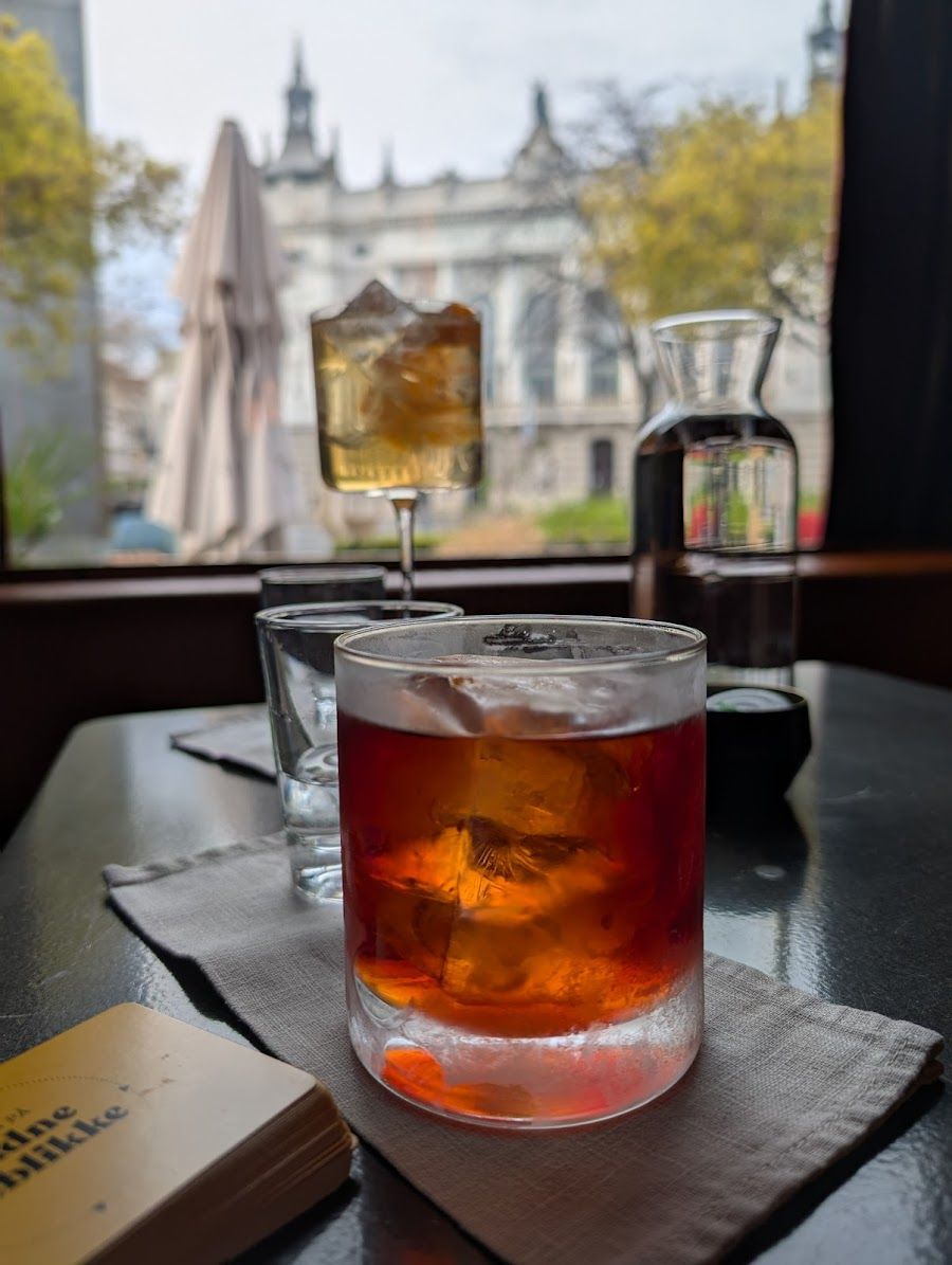 Bar Zentral Charlottenburg atmosphere