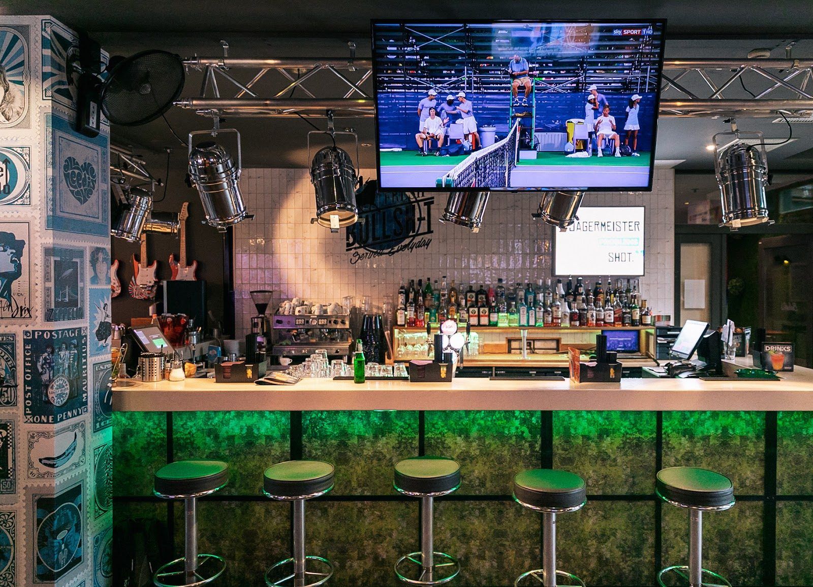 Belushi's Berlin Berlin bar interior