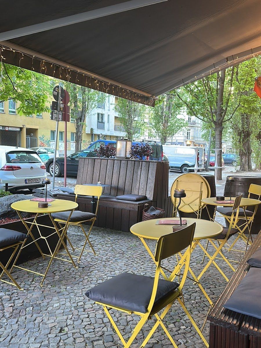 Bryk's Bar bar service