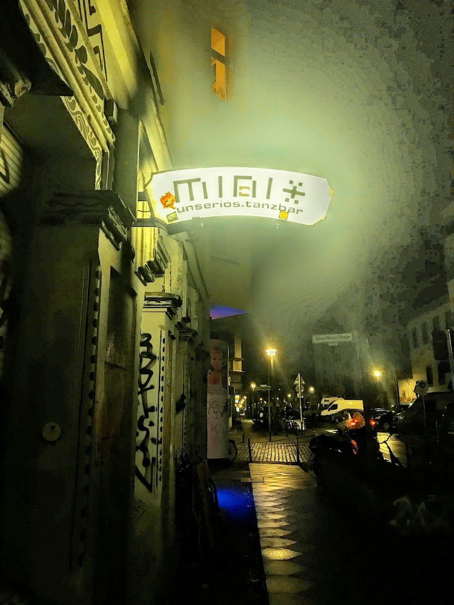 Minibar Tag und Nacht Friedrichshain atmosphere