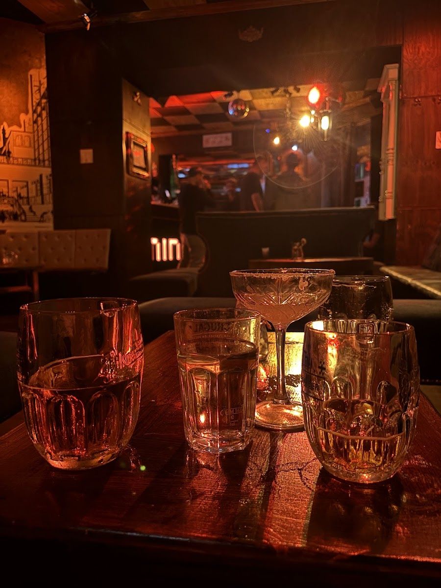 Minibar Tag und Nacht bar service