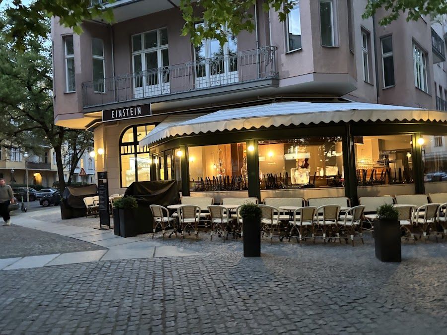 Mommsen Eck Charlottenburg atmosphere