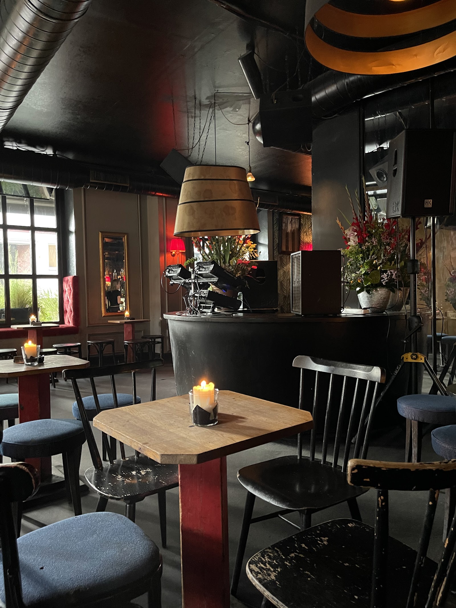 Neue Odessa Bar Berlin bar interior