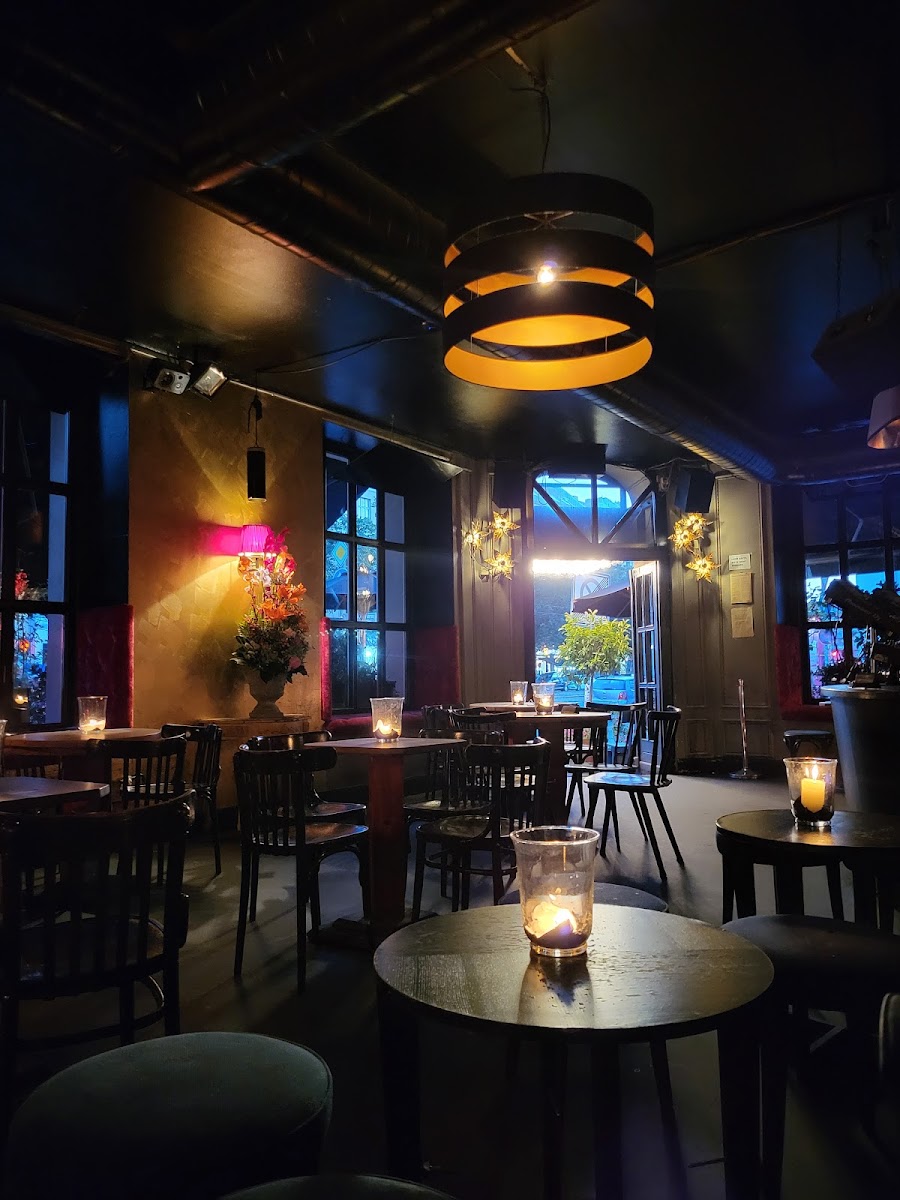 Neue Odessa Bar, Berlin