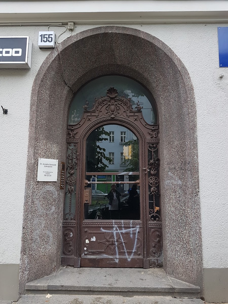 Neues Ufer, Berlin