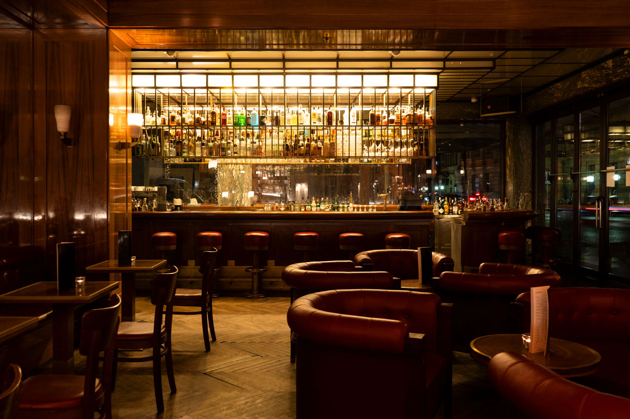 Newton Bar, Berlin