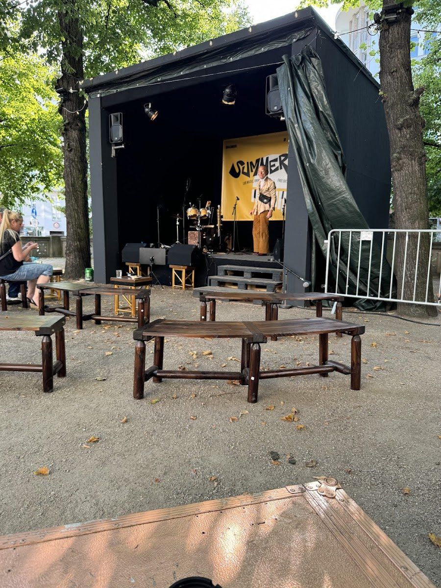Quasimodo bar service